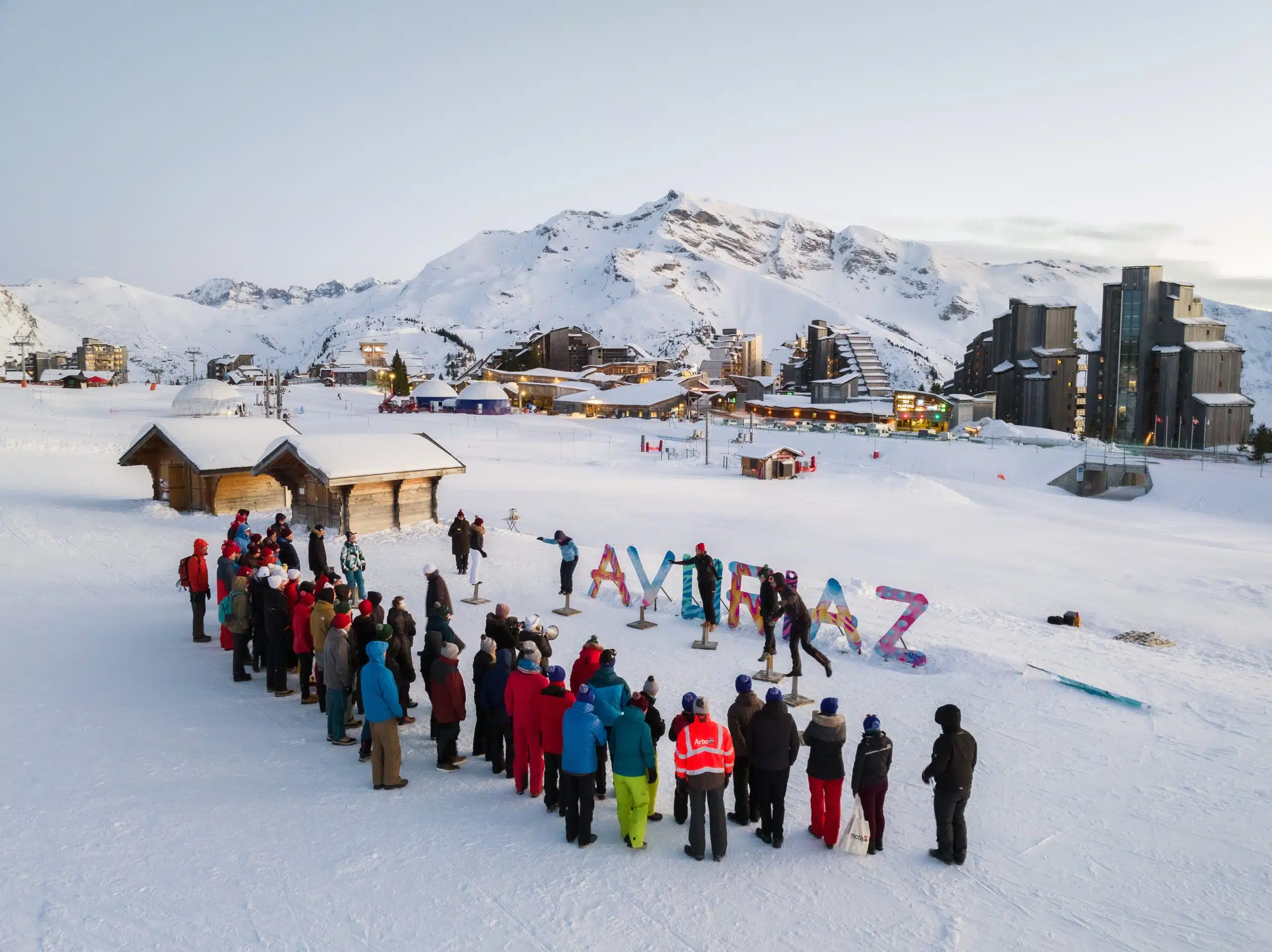Des enfants sur une activité ludique Yllar Montagne