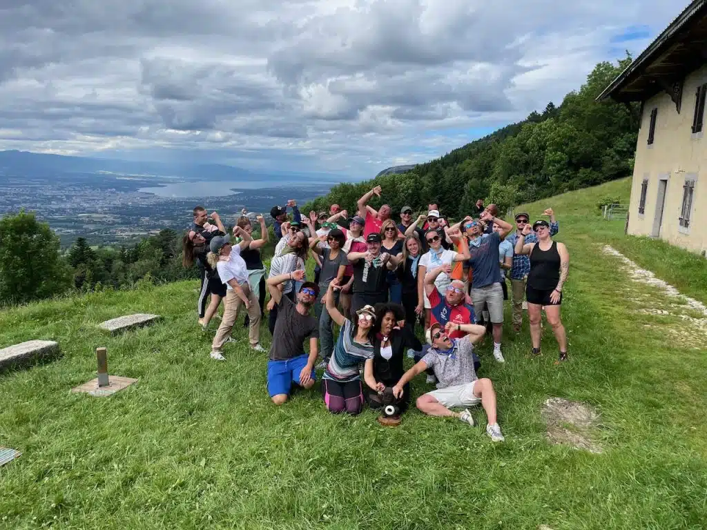 organisation d'une réunion de travail version Yllar, drole, en montagne