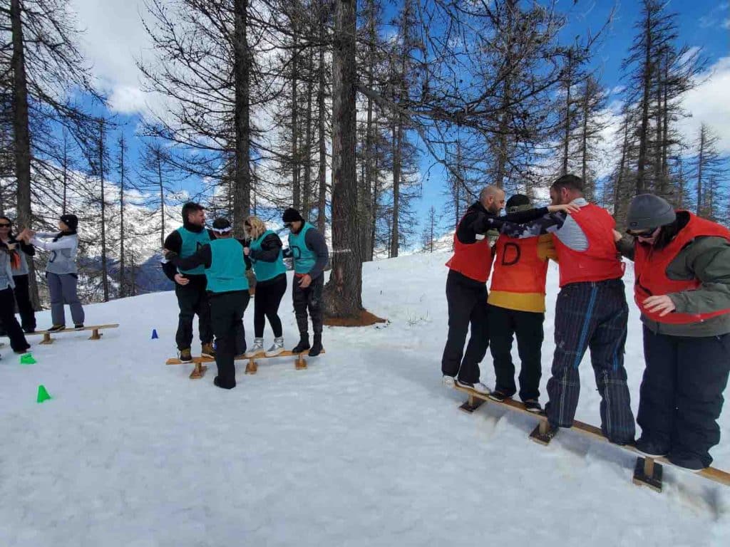 olympiades pour adultes par groupes sur la neige
