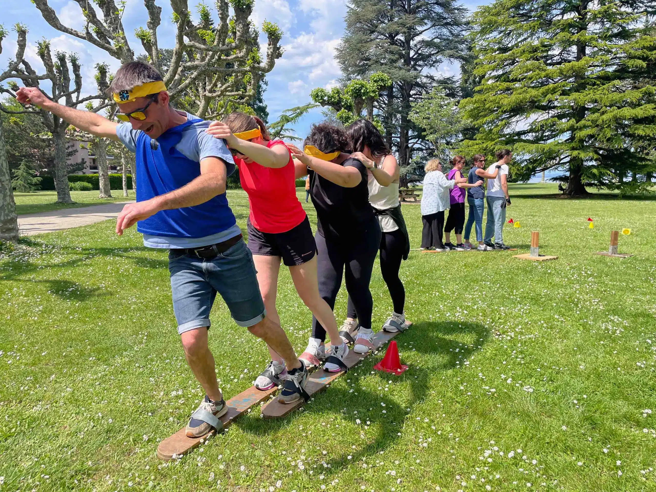 ski sur herbe par équipe ludique